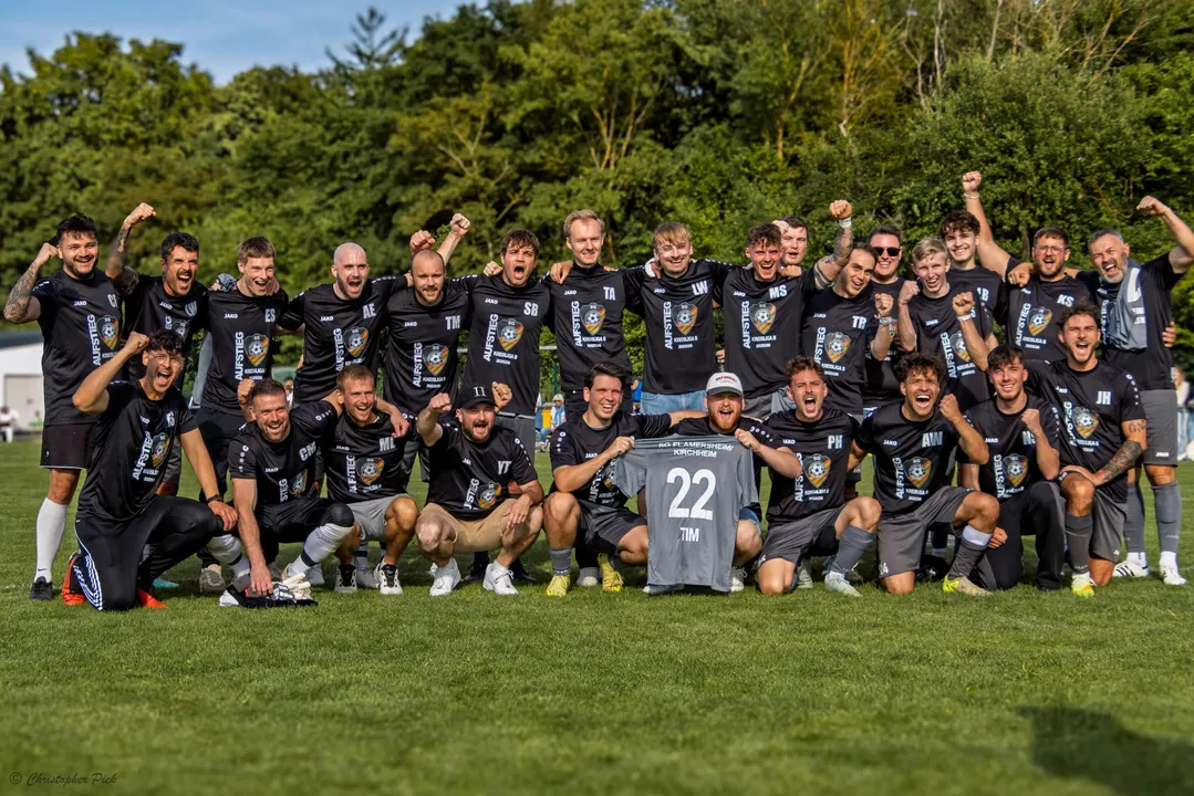 Die 2. Mannschaft der SG Flamersheim/Kirchheim um Trainer Erik Schreiner